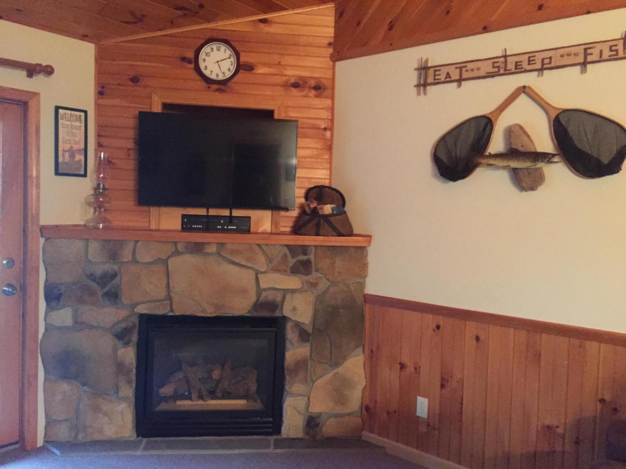 Rough Cut Lodge Gaines Habitación foto